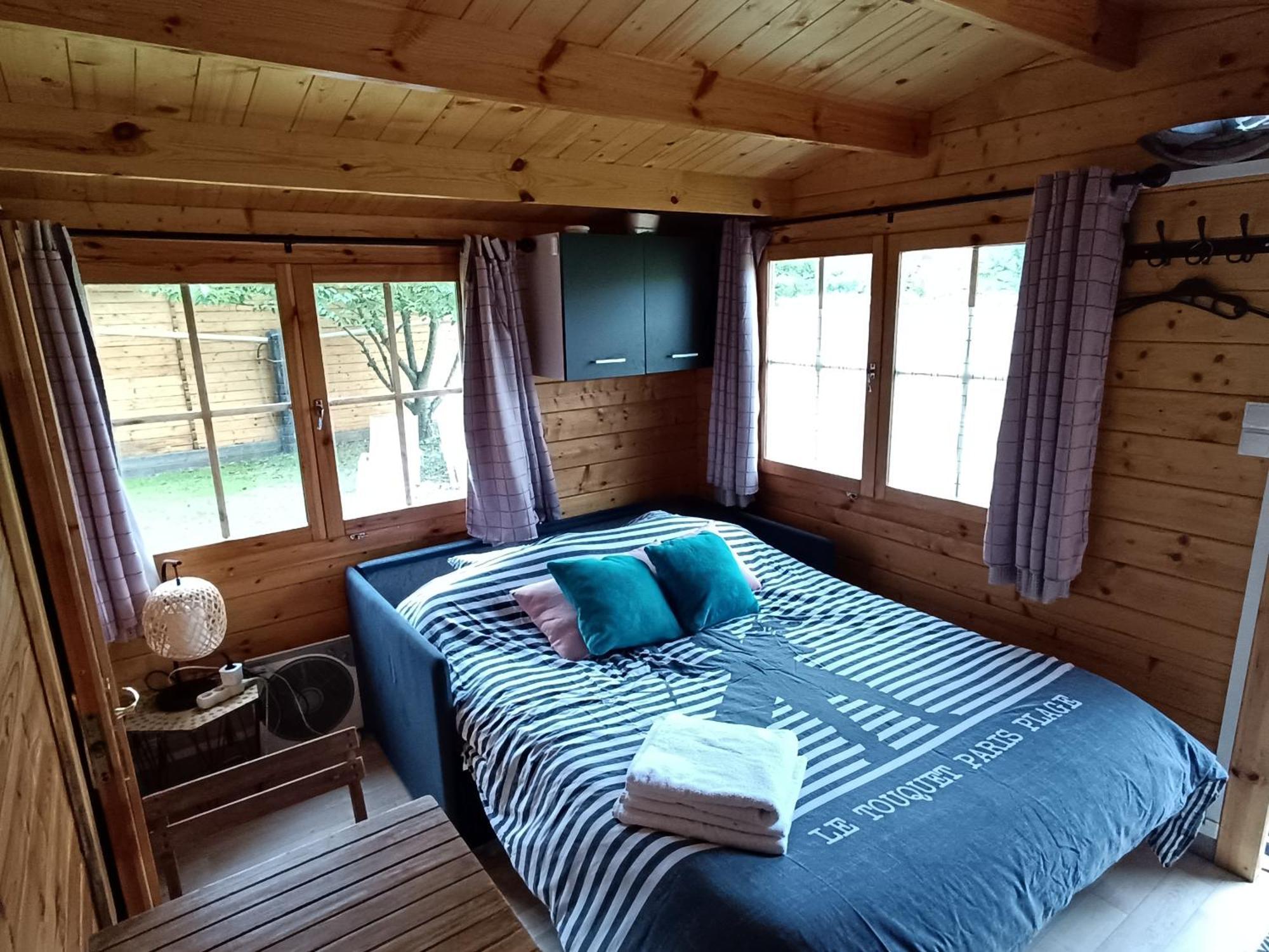 Gite Les Chalets Du Fliers Verton Meubles De Tourisme Classes 2 Etoiles Berck Oda fotoğraf